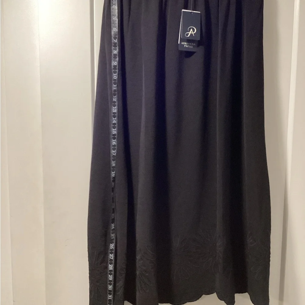 NWT Adrianna Papell Size M Black A-Line‎ Skirt